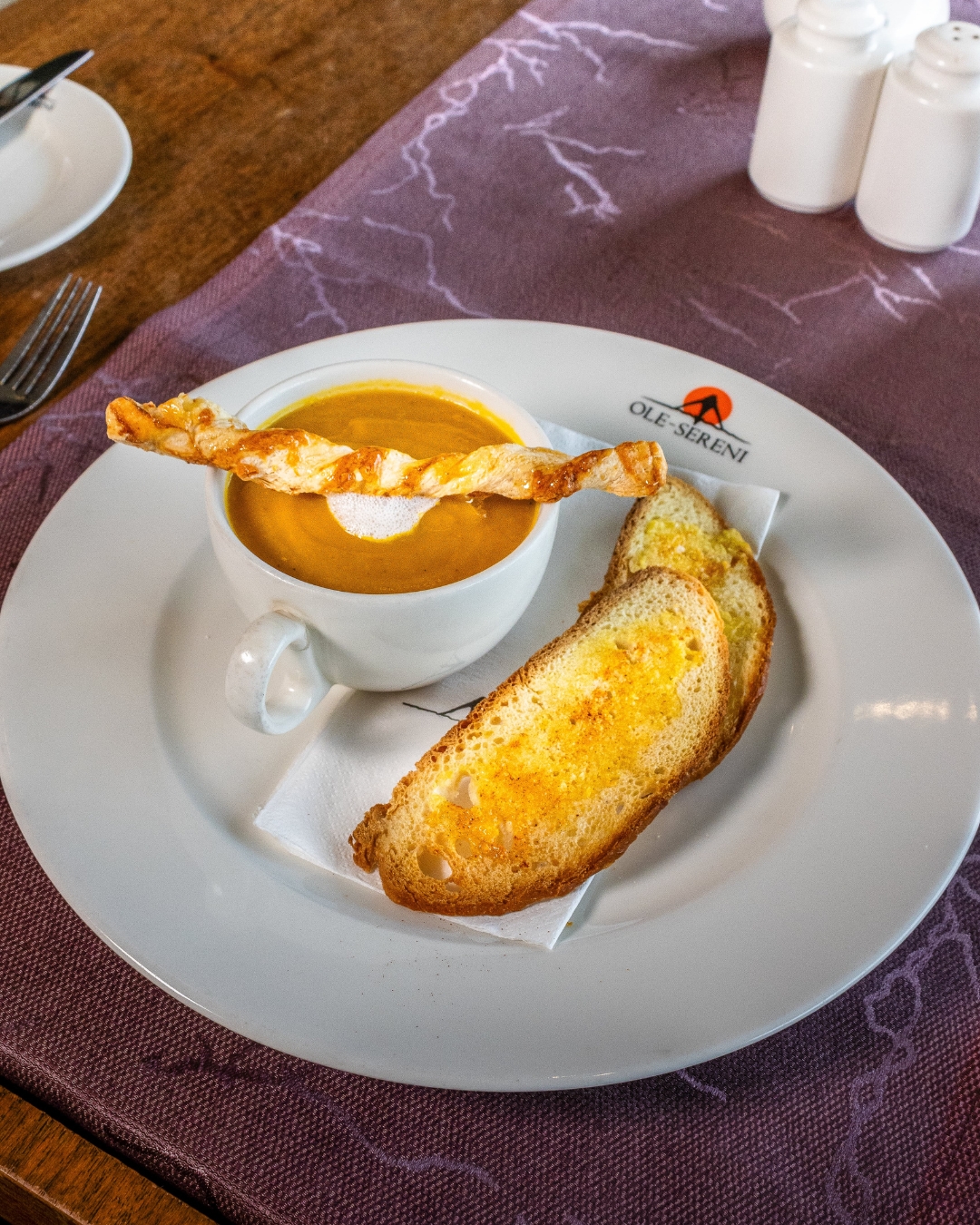 Sundays are for slow mornings and comforting flavours. Start with a warm, beautifully crafted soup at Acacia Restaurant and experience the perfect beginning to a relaxed Sunday dining experience. 

To reserve a table, call +254 731 436571. 

#EmaraOleSereni #AcaciaRestaurant #BestHotelInNairobi