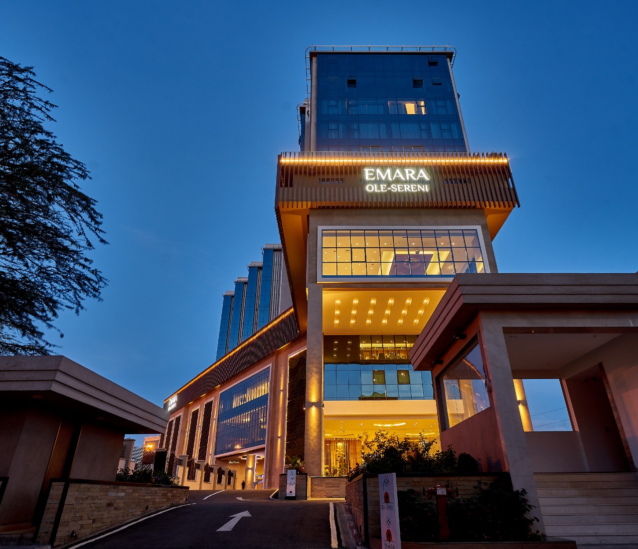 From the moment you arrive, Emara Ole-Sereni invites you to experience world class hospitality. Whether you're visiting for business, leisure, or an extended stay, Emara Ole-Sereni offers a seamless blend of luxury, and world-class service.

To book a stay, call +254 732 191000.

#EmaraOleSereni #Staycation #BestHotelInNairobi