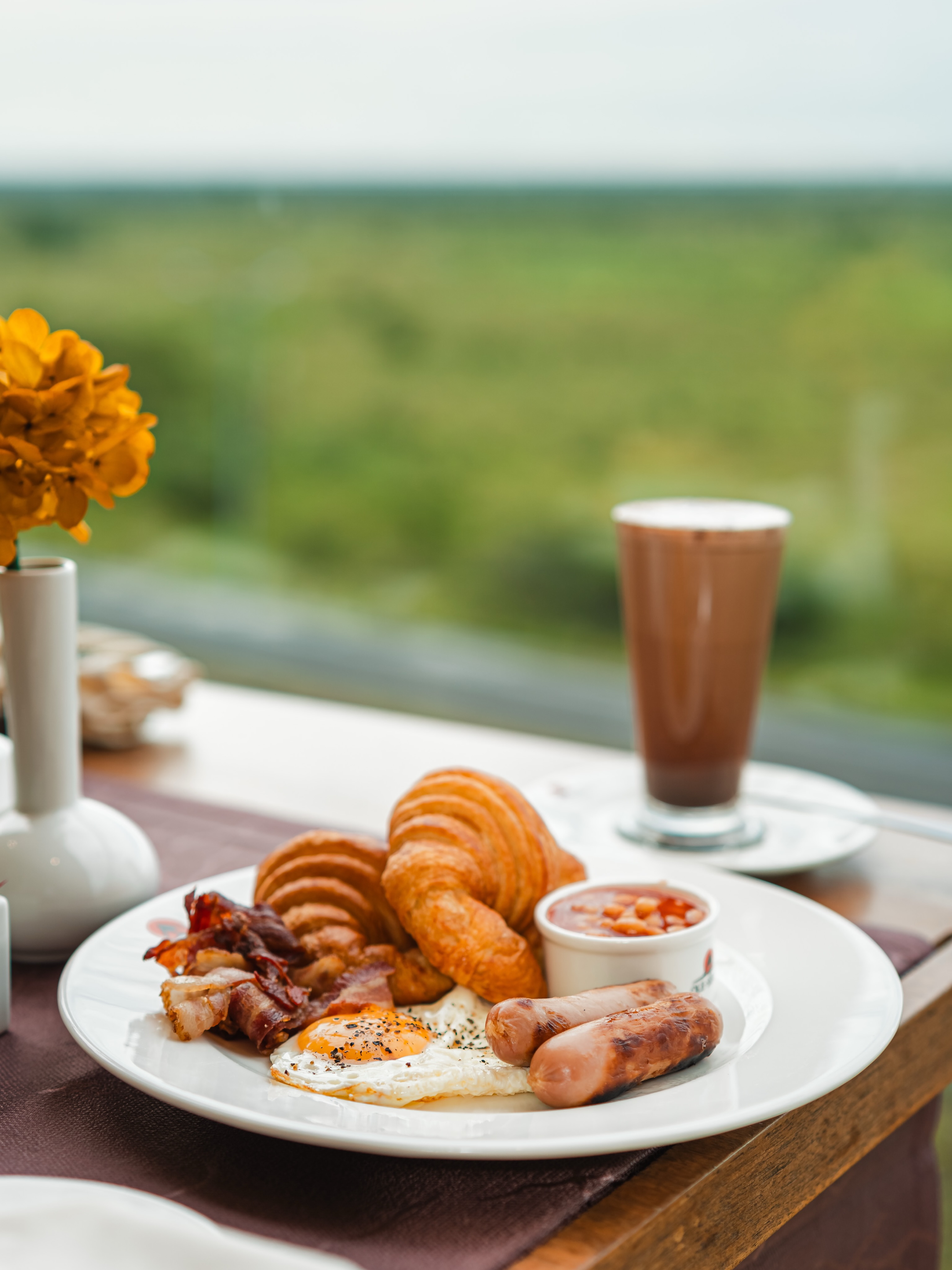 Every great day starts with a great breakfast. Whether you’re easing into the day or gearing up for what’s ahead, Acacia Restaurant offers the perfect breakfast experience.

To reserve a table, call +254 731 436571.

#EmaraOleSereni #AcaciaRestaurant #BestHotelInNairobi
